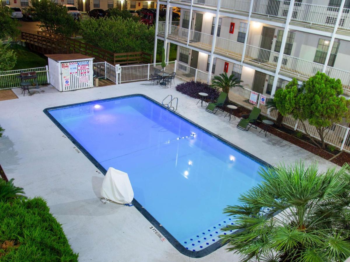 Image: Studio 6-San Antonio, TX - Lackland AFB