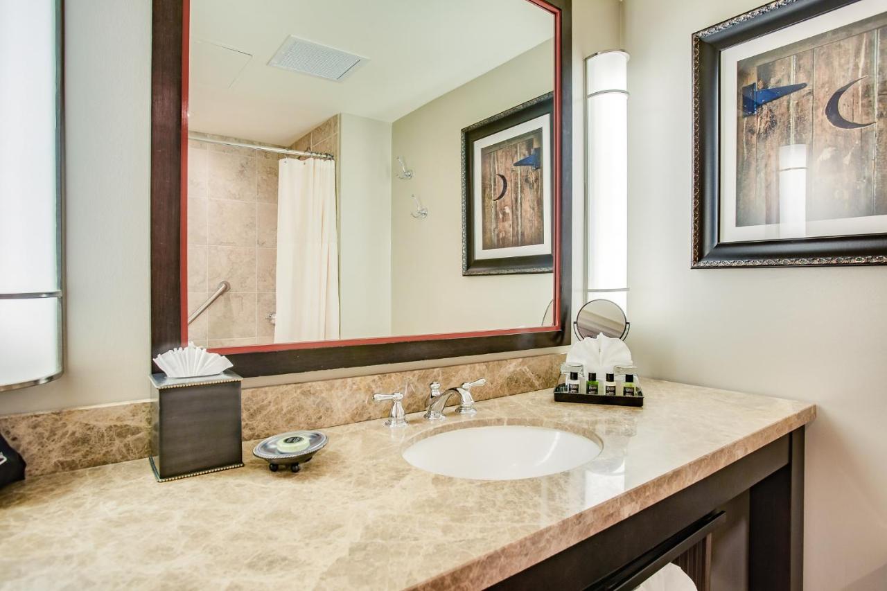 Overton Hotel and Conference Center — photo 9