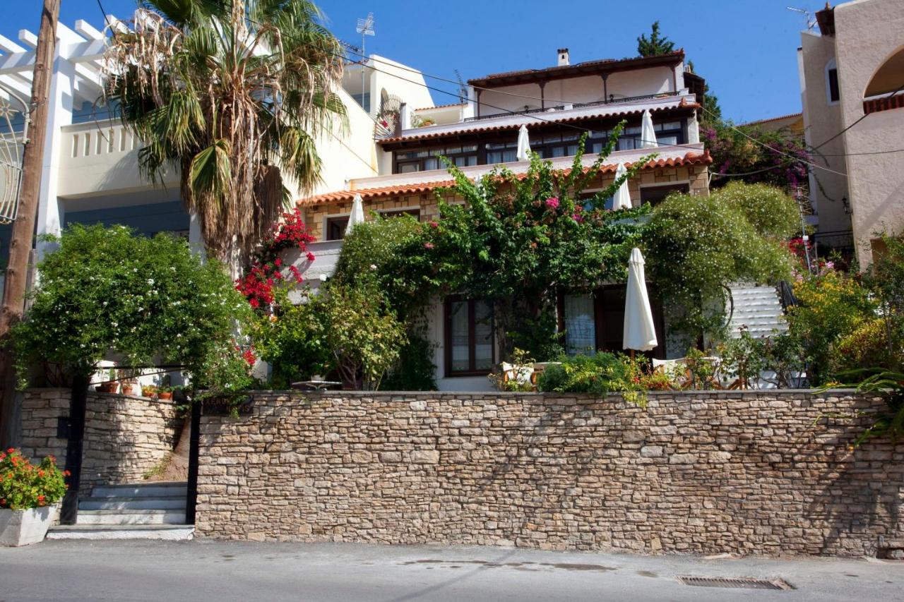 Image: Notis Hotel
