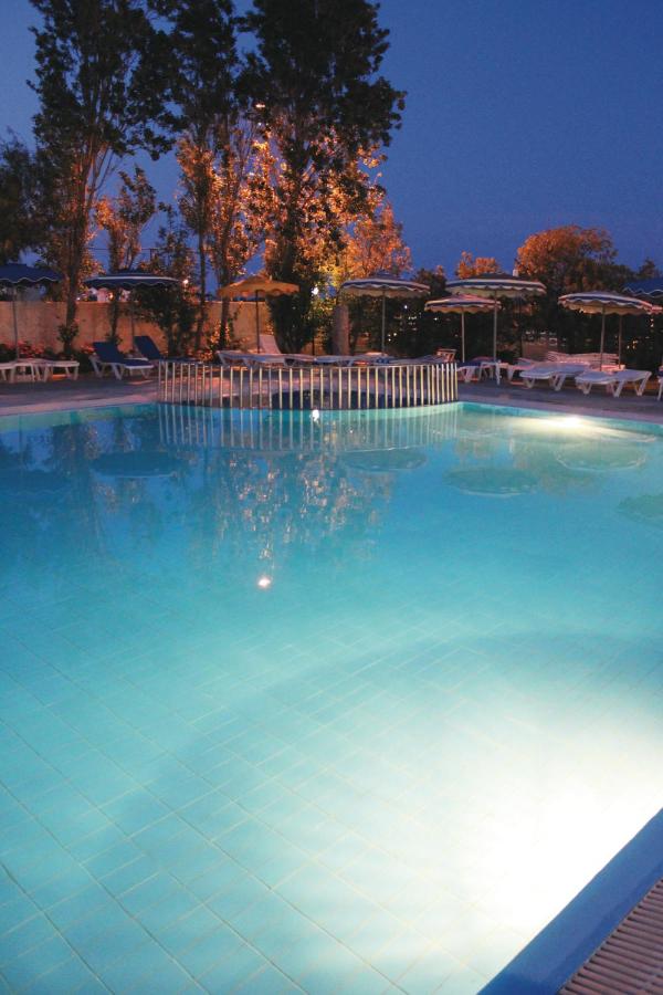 Heated swimming pool: Lymberia Hotel