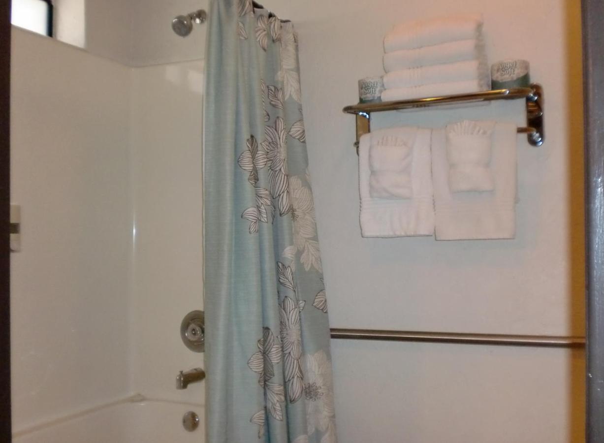 The North Shore Inn — photo 3