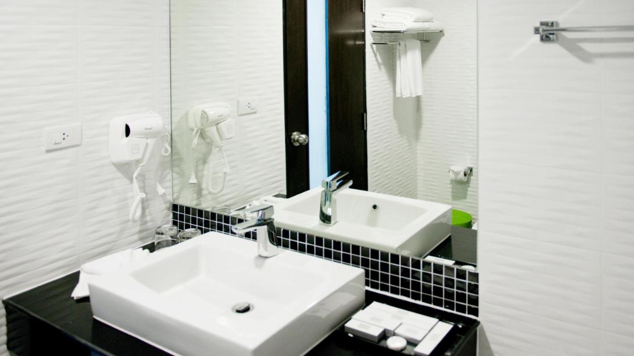 Picnic Hotel Bangkok - Rang Nam - 4