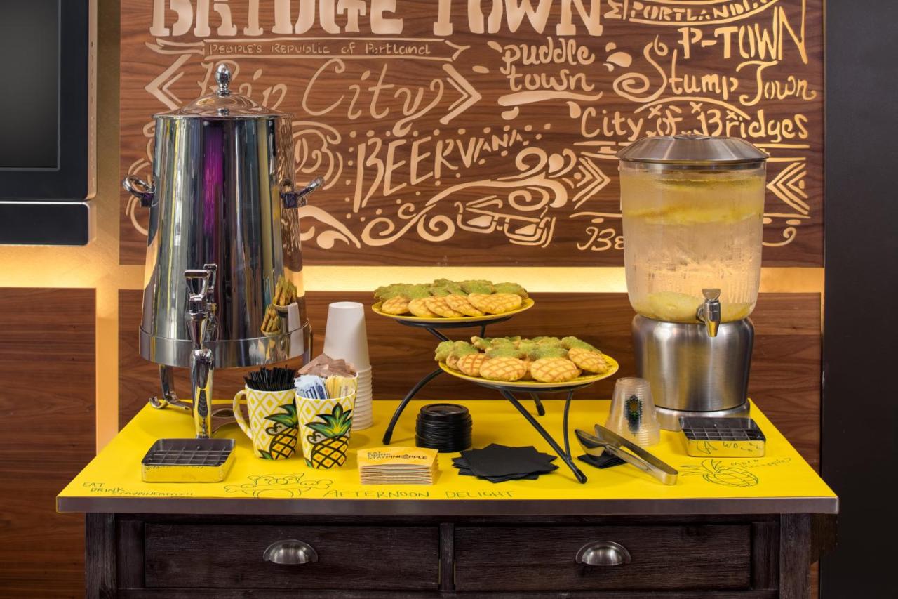 Staypineapple, Hotel Rose, Downtown Portland — photo 13
