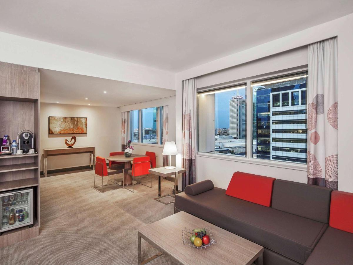 Novotel World Trade Centre Dubai photo