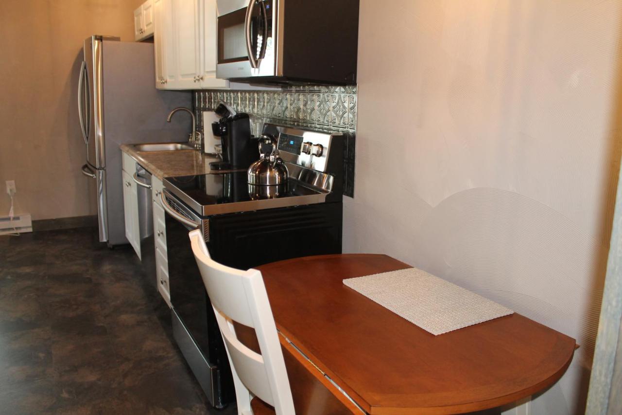 Strictly Moose Luxury Vacation Suites — photo 24