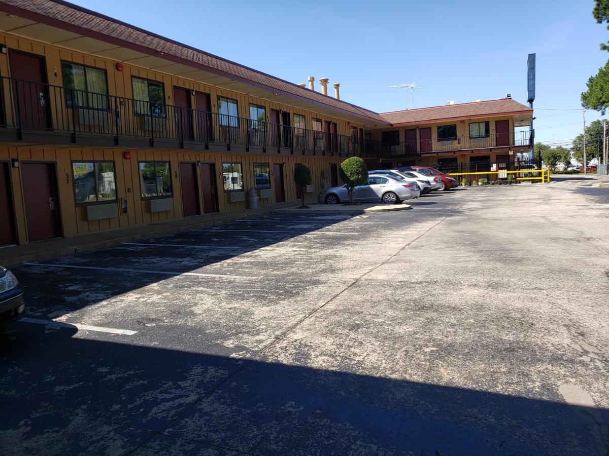 Super 7 Inn — photo 15