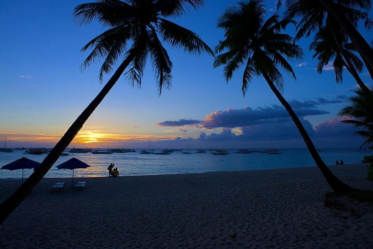 Beach: DiveGurus Boracay Beach Resort