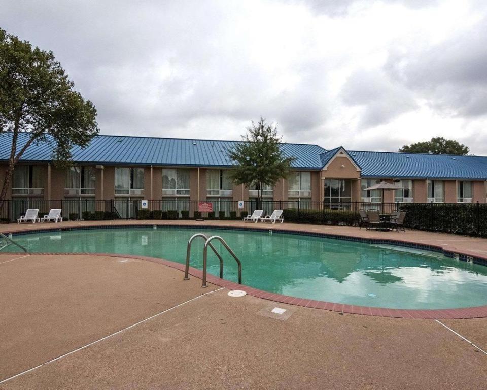 Economy Inn — photo 18