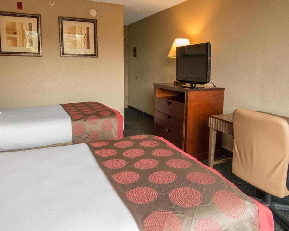 Economy Inn — photo 20