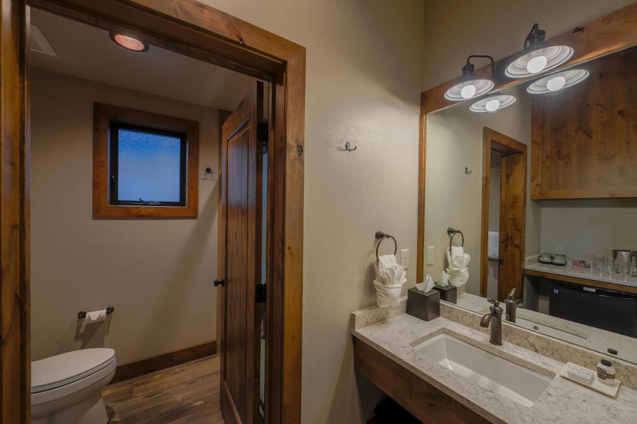 Golden Stone Inn — photo 12