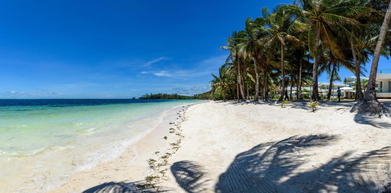 Beach: Aqua Boracay