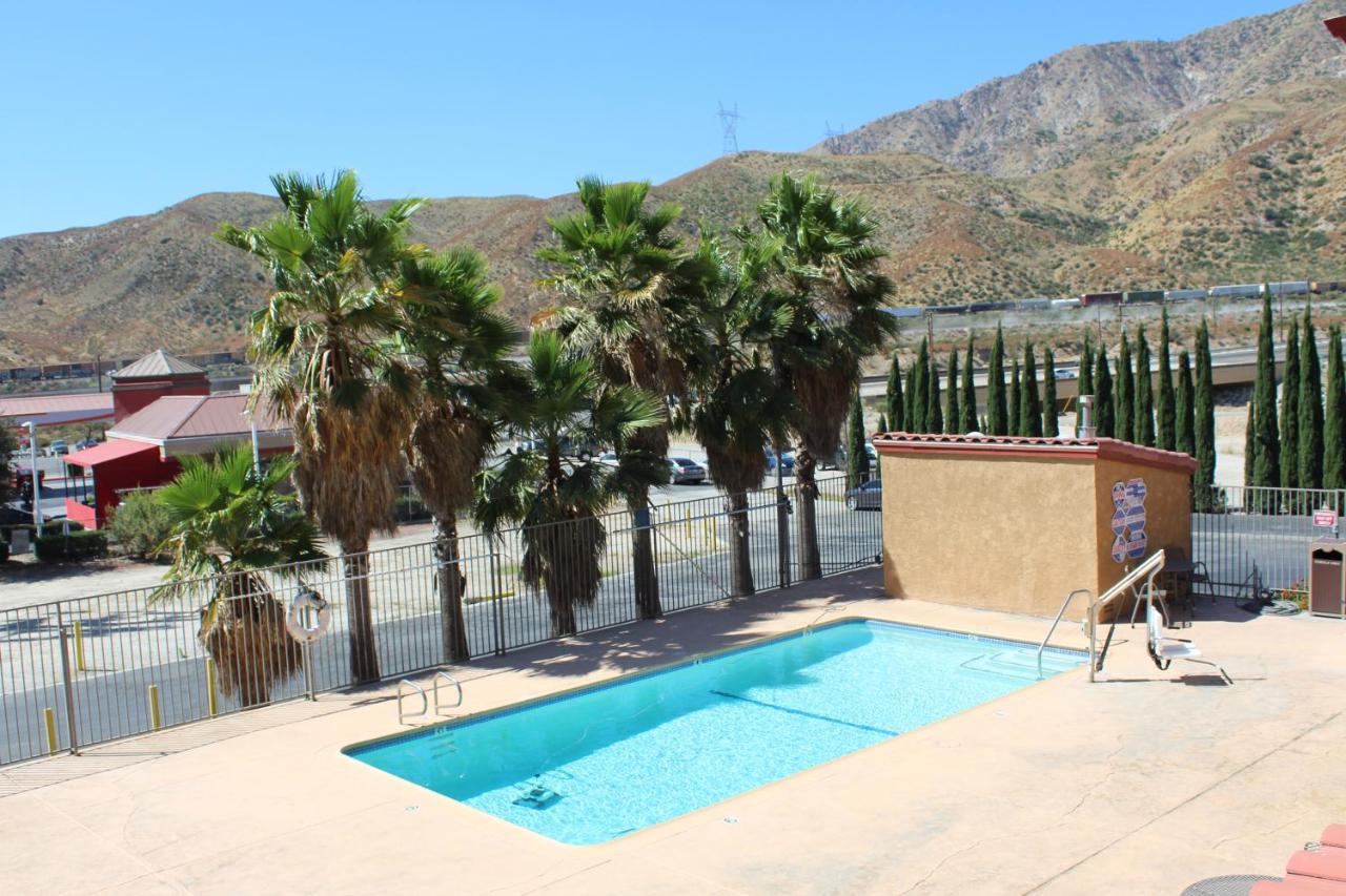 Best Inn & Suites — photo 23