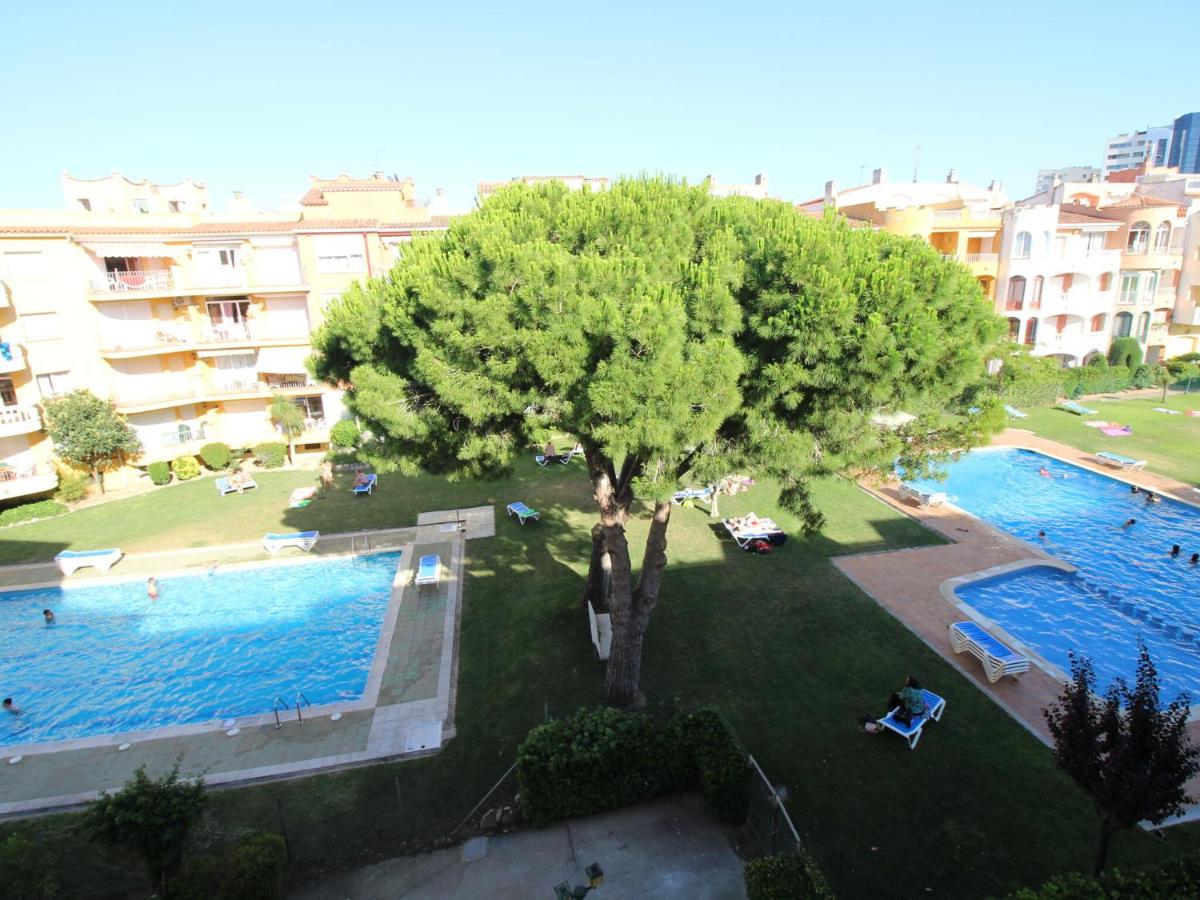 Sunny Apartment in Empuriabrava with Terrace, Empuriabrava ...