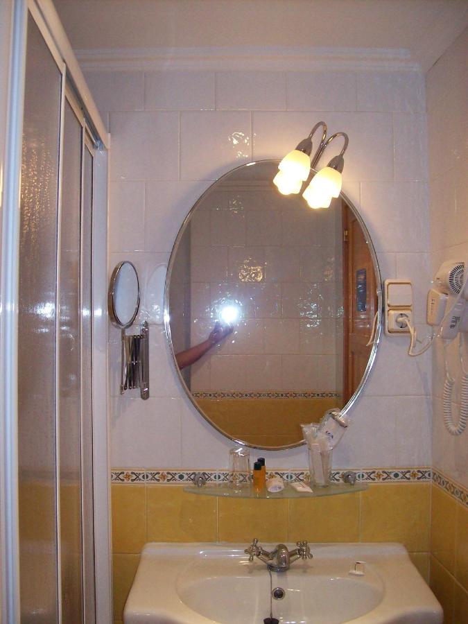 Hostal Las Grullas, Tornos – Updated 2022 Prices