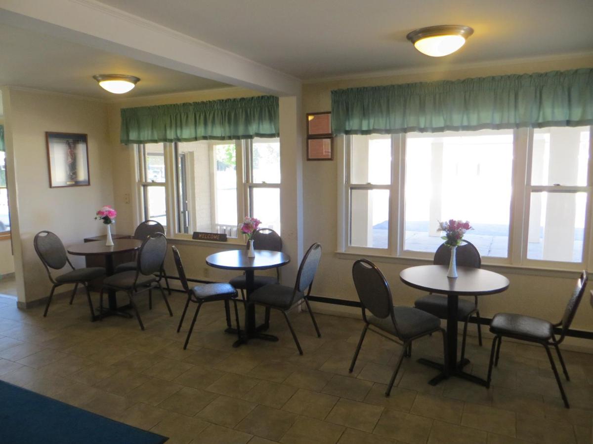 Waterfront Inn 1009 S Huron Ave — photo 13