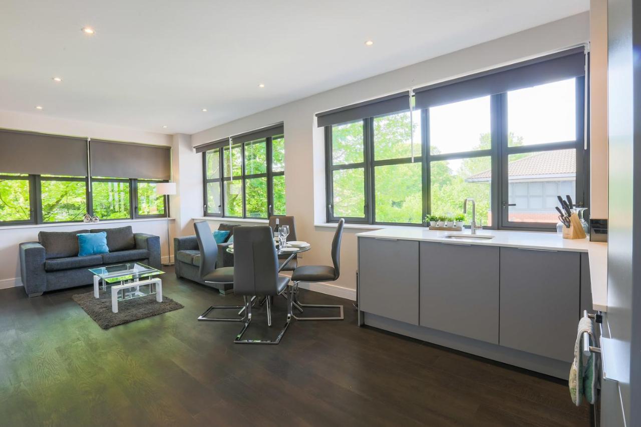Watford Apartments Century House, Self Contained Units photo