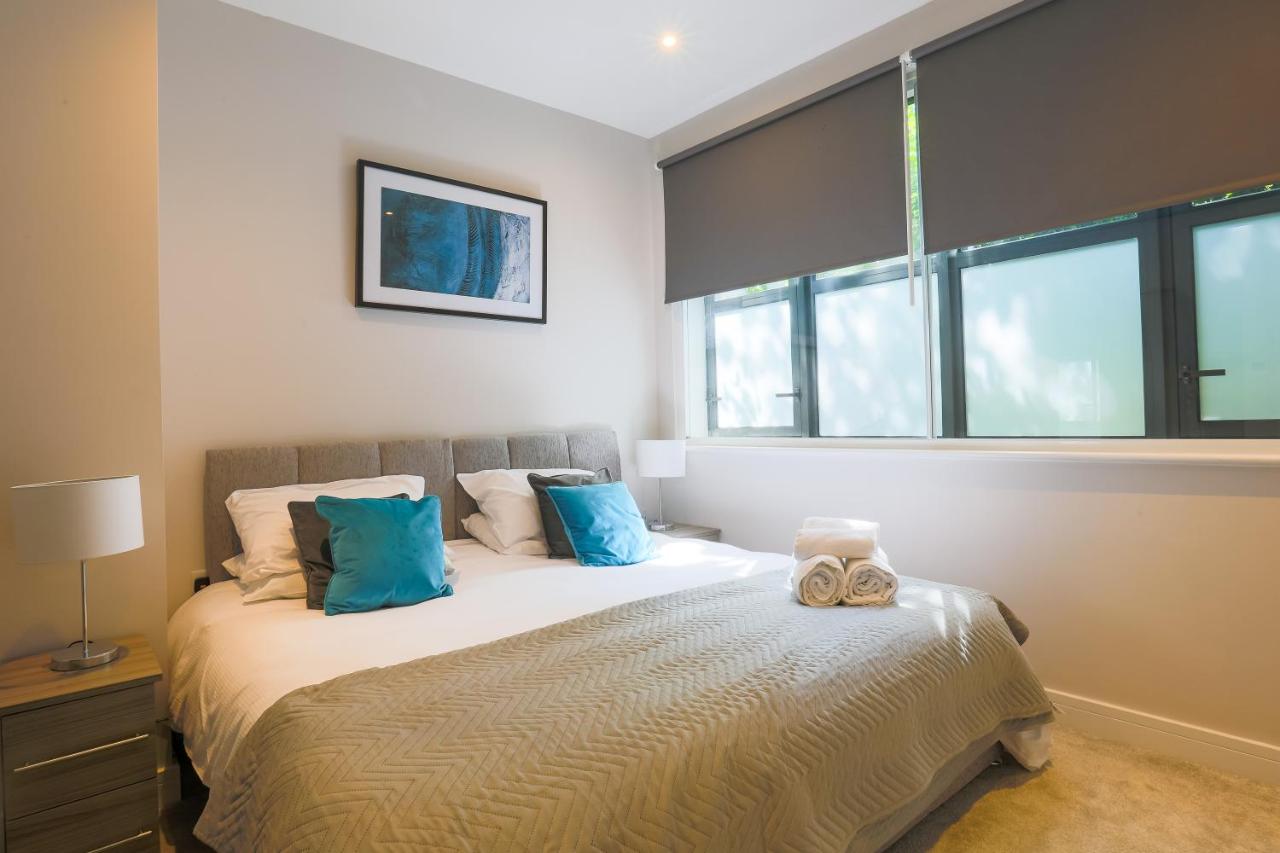 Watford Apartments Century House, Self Contained Units photo