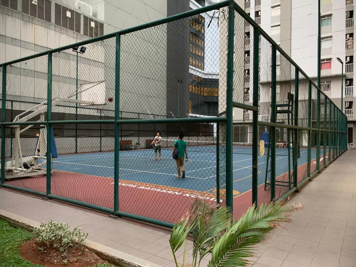 Tennis court: Green Bay Pluit Apartment - Seaview Studio Fast Wifi