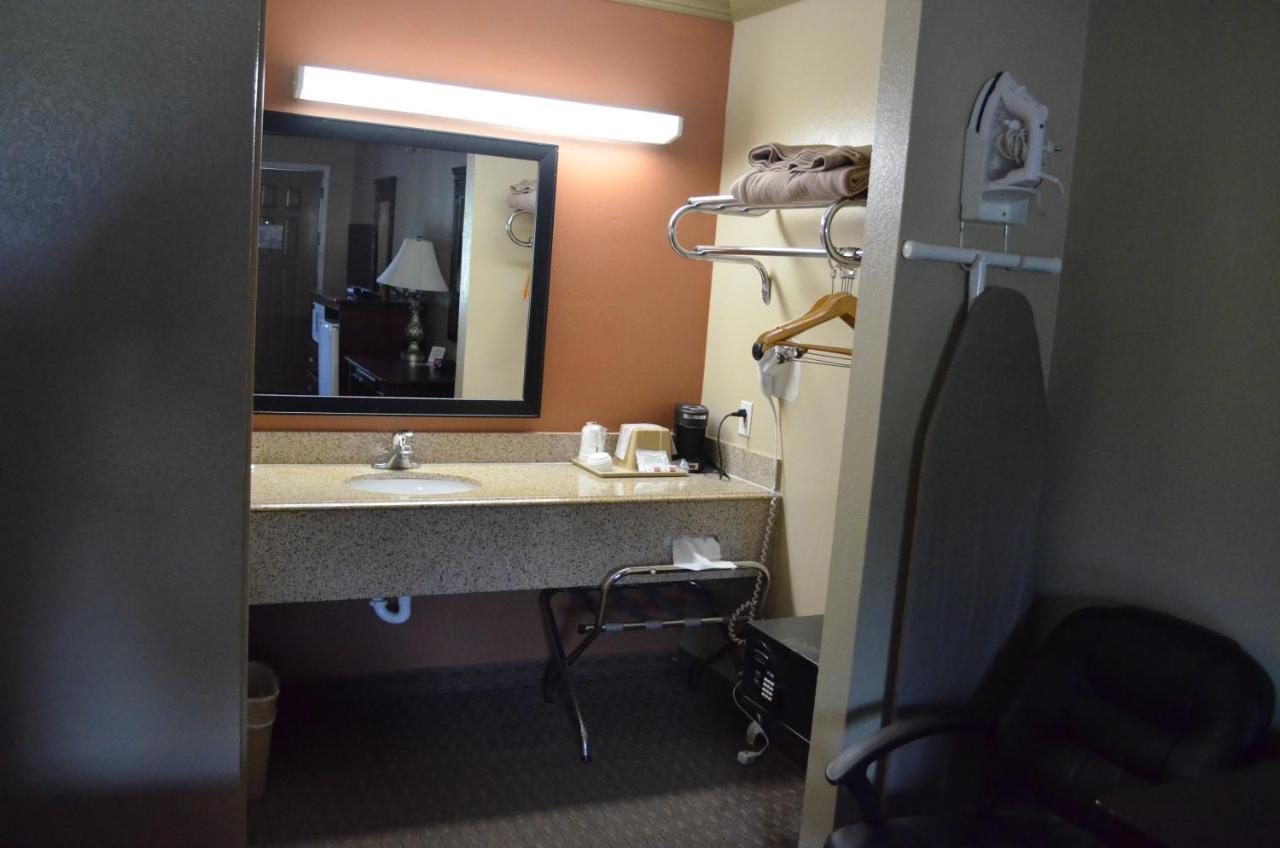 Hill Country Inn — photo 8