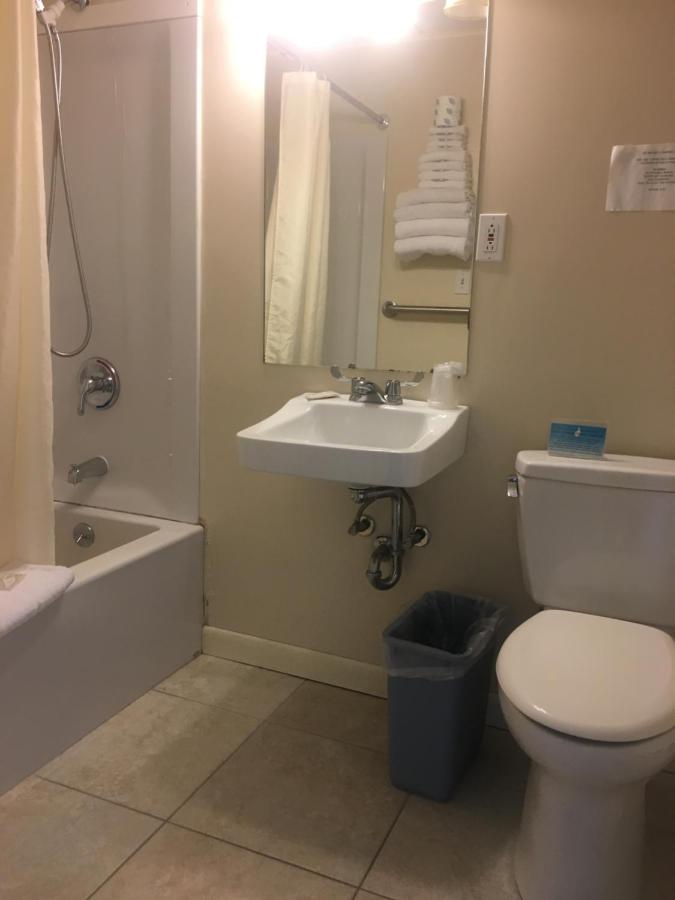 Skylark Beach Inn — photo 24