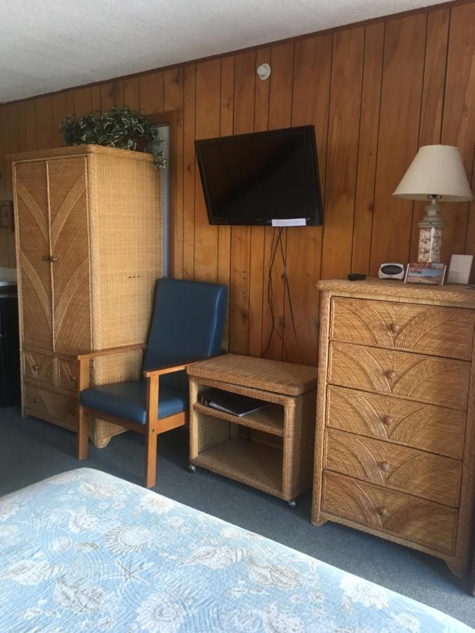 Skylark Beach Inn — photo 22