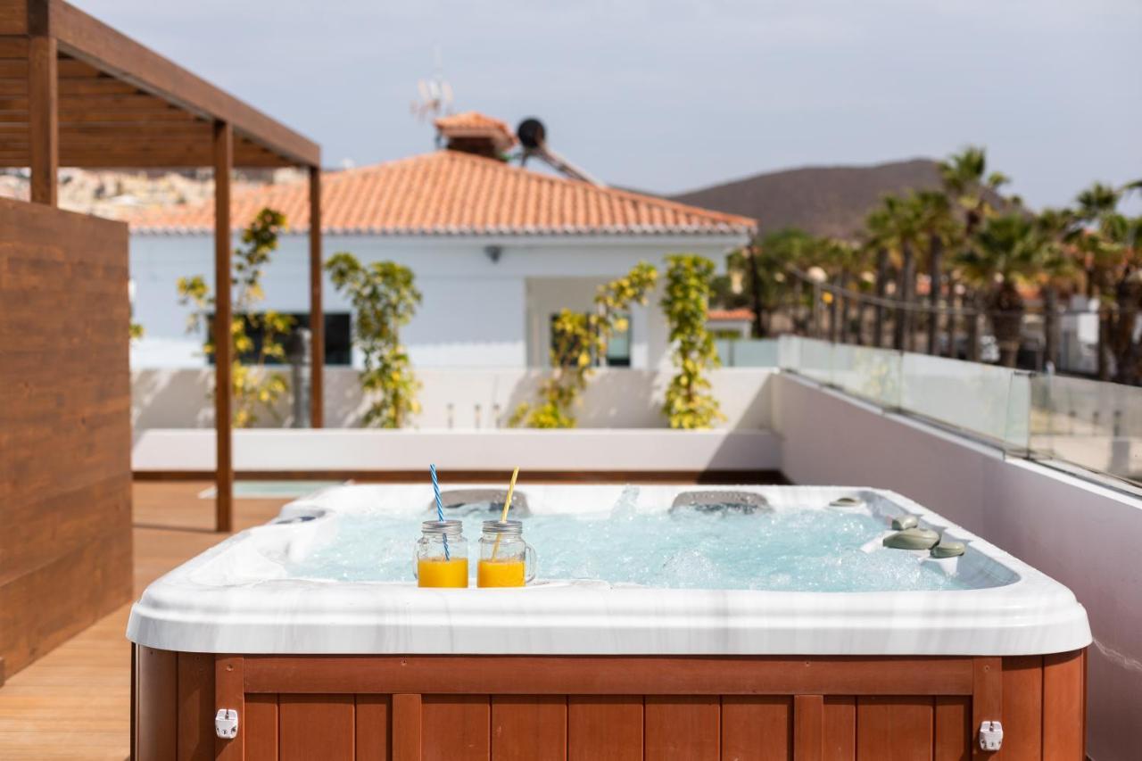 Luxurious Villa with Jacuzzi, Palm-Mar, Spain - Booking.com