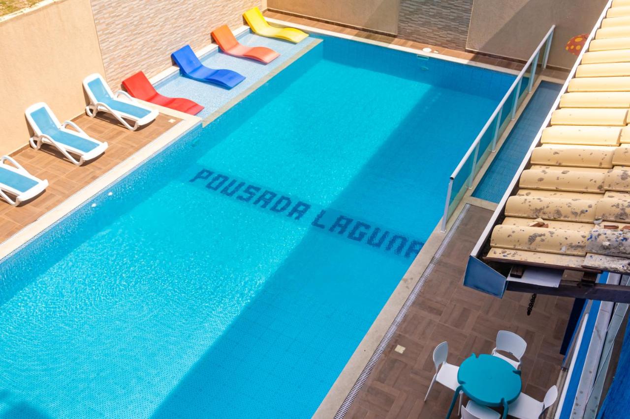 Heated swimming pool: Pousada Laguna Hotel