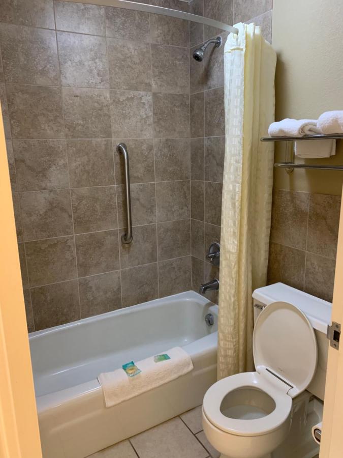 Relax Inn Memphis — photo 8