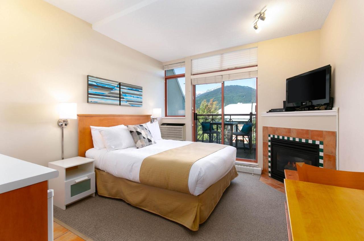Alpenglow Lodge by MVA photo