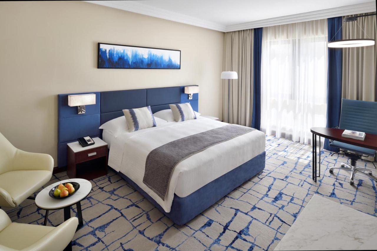 Mövenpick Hotel & Apartments Bur Dubai photo