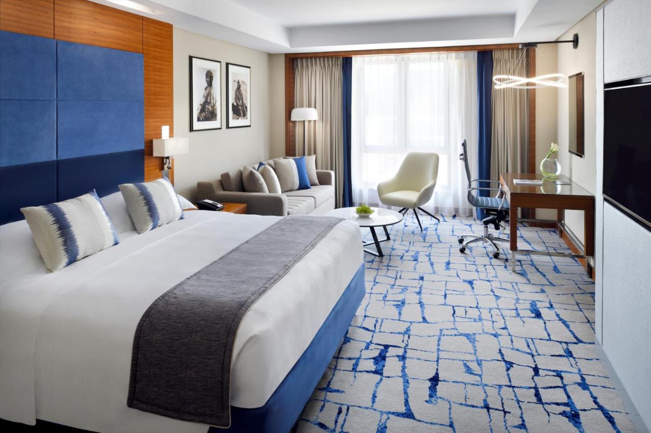 Mövenpick Hotel & Apartments Bur Dubai photo