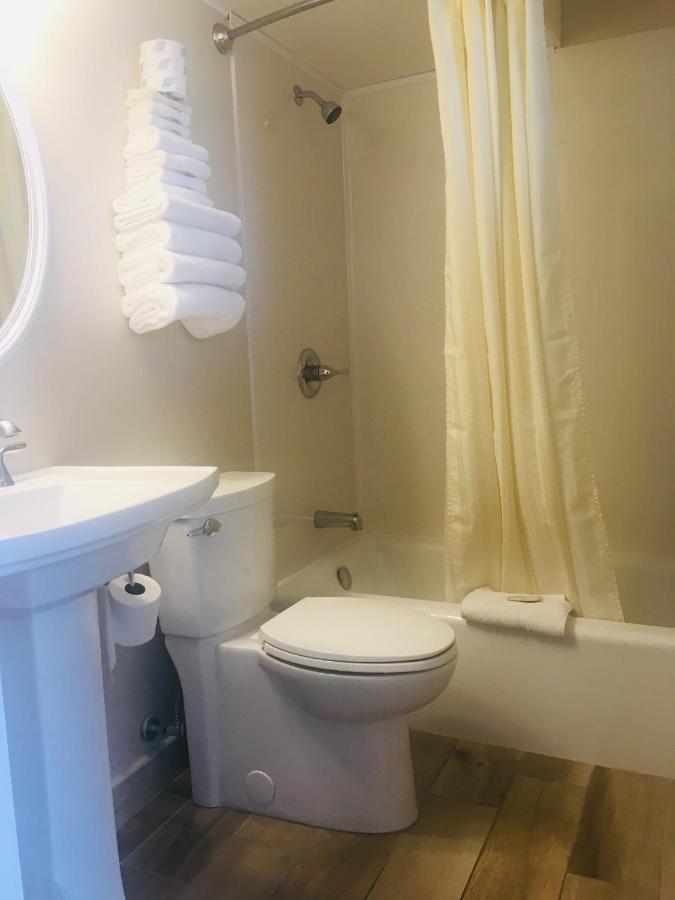 Skylark Beach Inn — photo 12