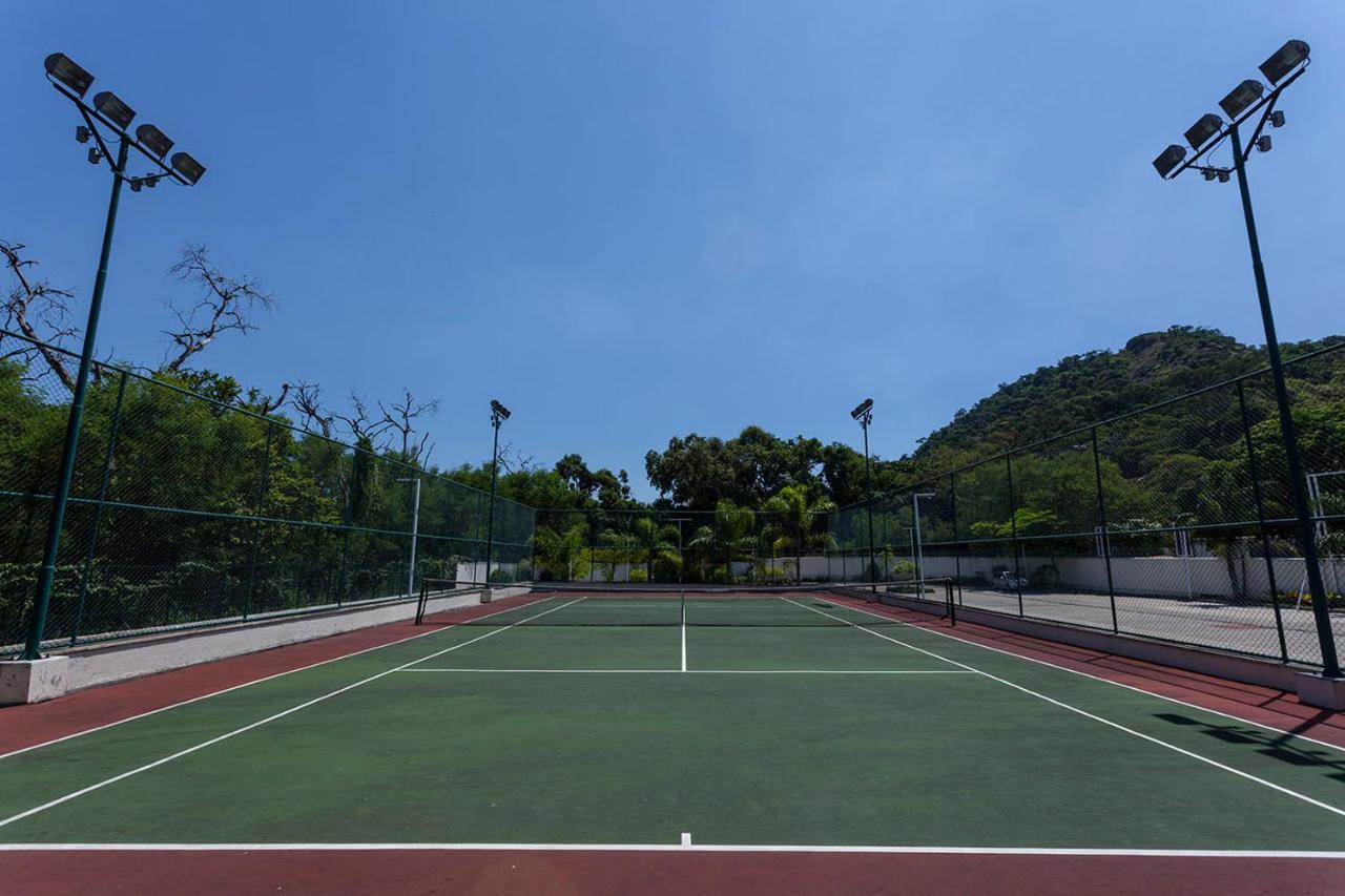 Tennis court: RioStay Residence - Riocentro