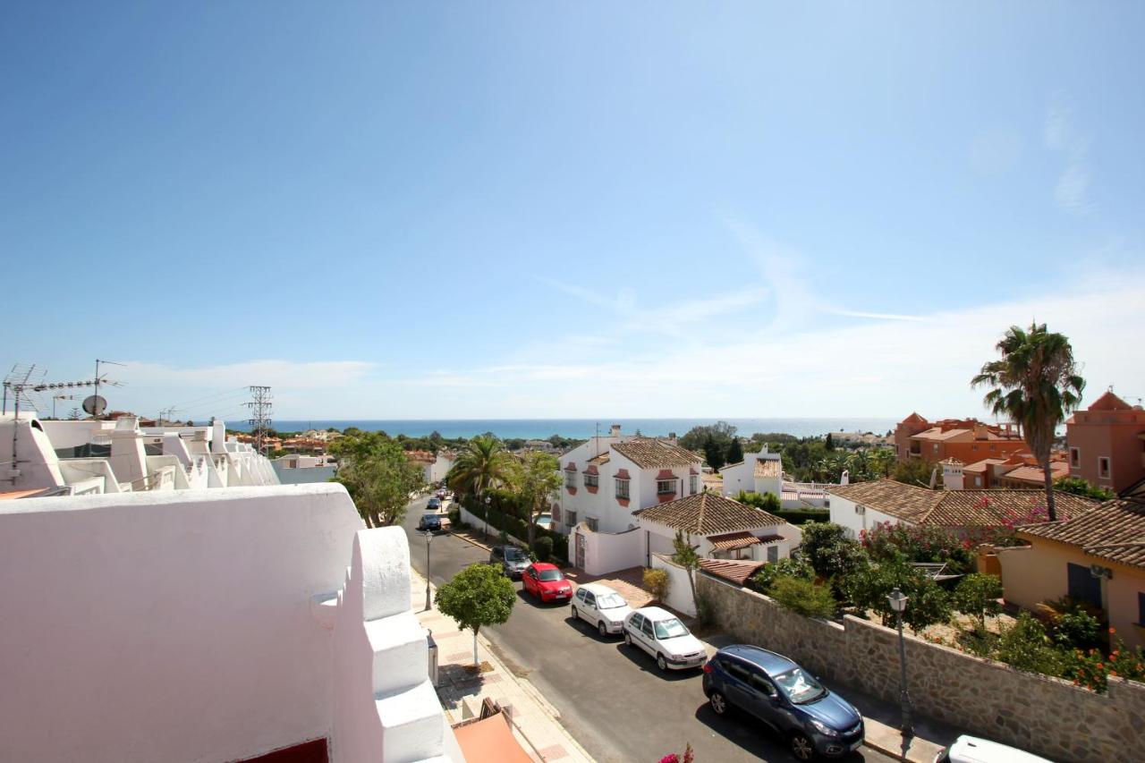 Rooftop Villa - chalet en Cabo Pino con vistas al mar ...