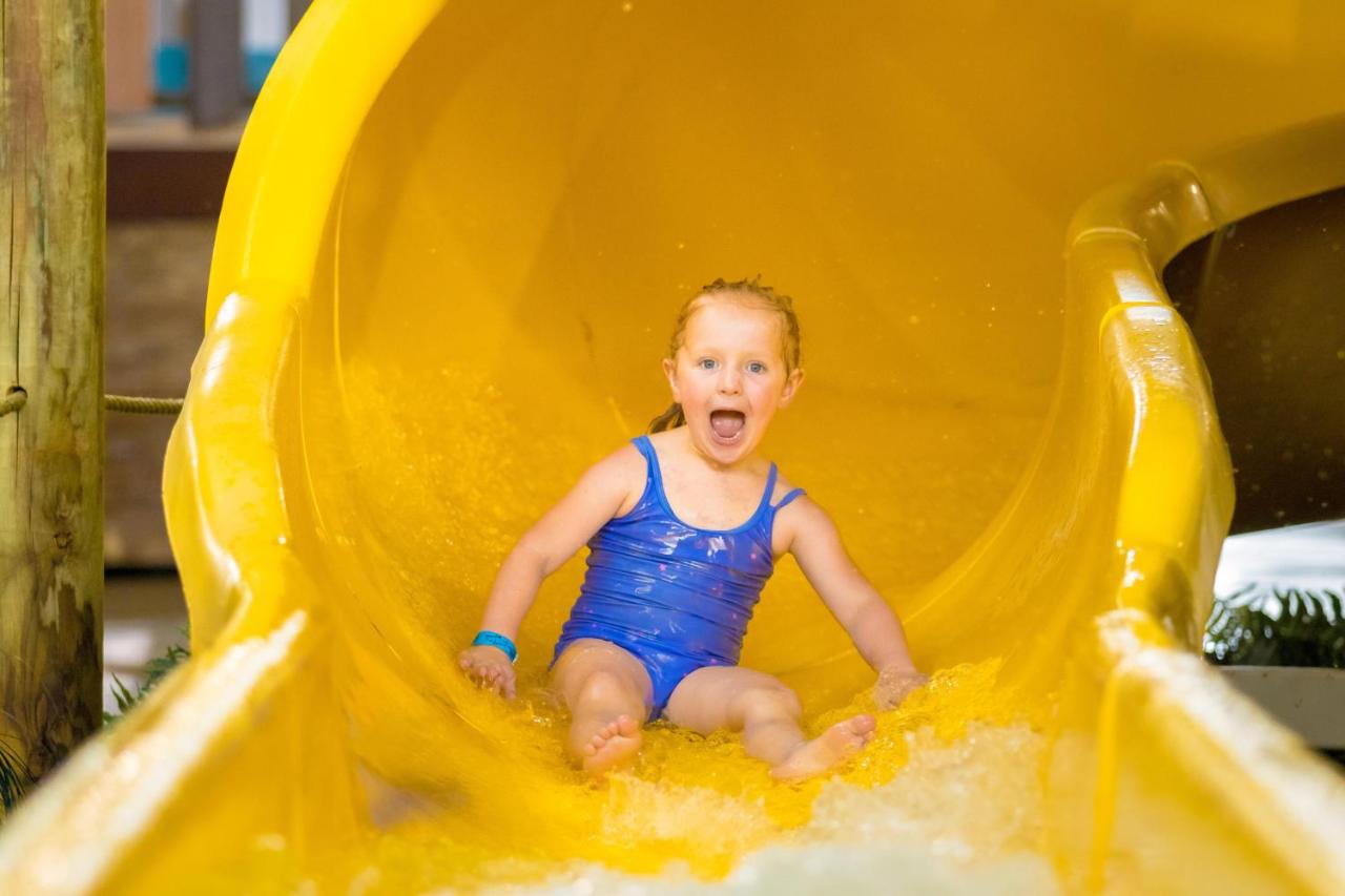 Hope Lake Lodge & Indoor Waterpark — photo 9
