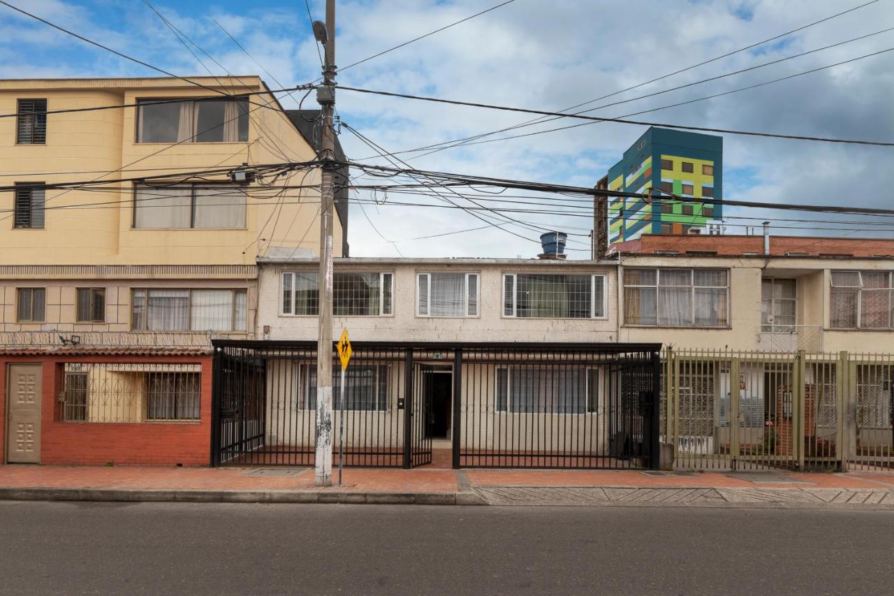 Ayenda 1055 Agora INN Corferias - 2