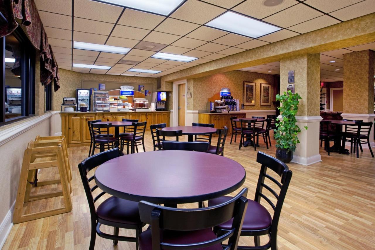 Moncks Corner Inn — photo 16