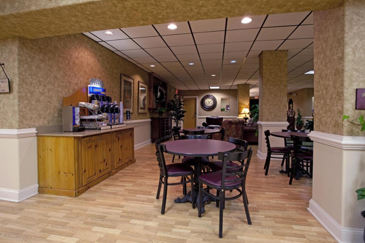 Moncks Corner Inn — photo 17