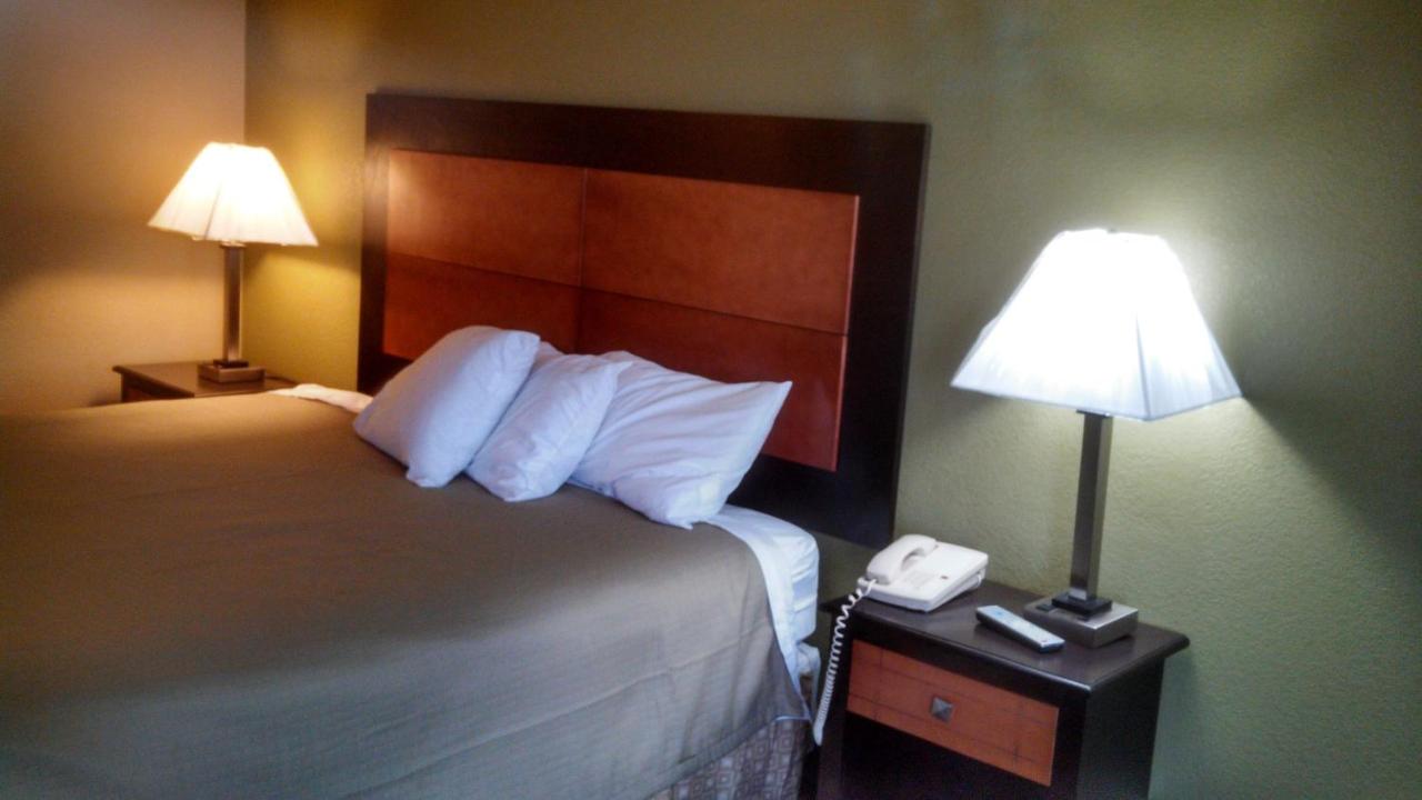 Relax Inn Memphis — photo 18