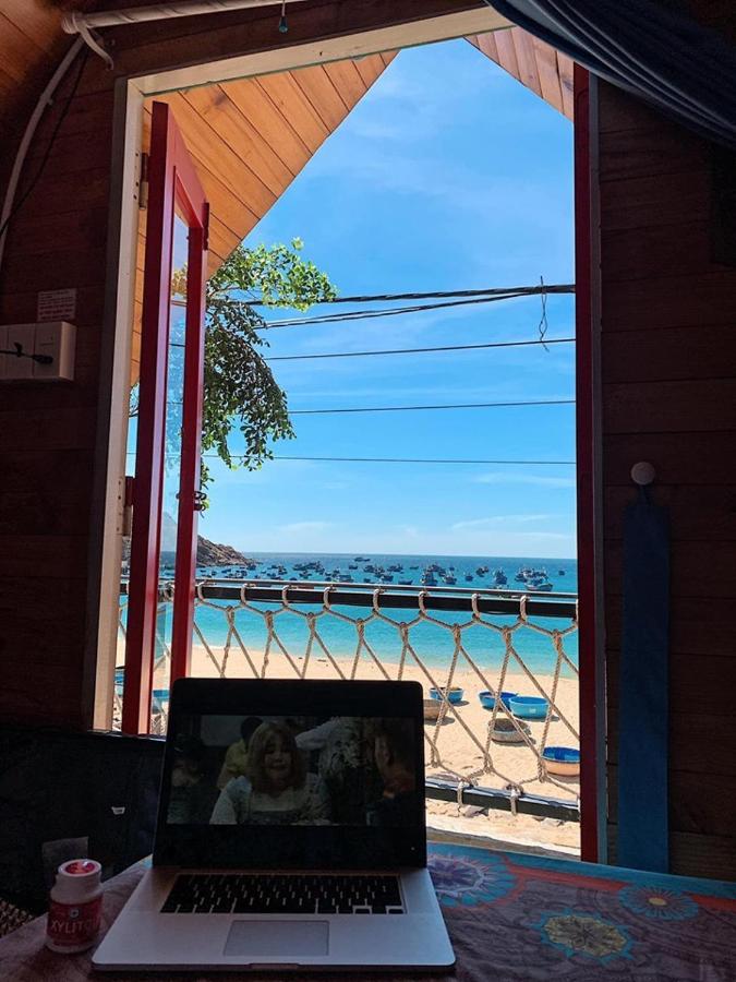 1 ngày nằm dài đầy nắng, gió ở Kỳ co Eo gió Quy Nhơn 8 La Beach house với view biển xanh mướt ở các phòng.