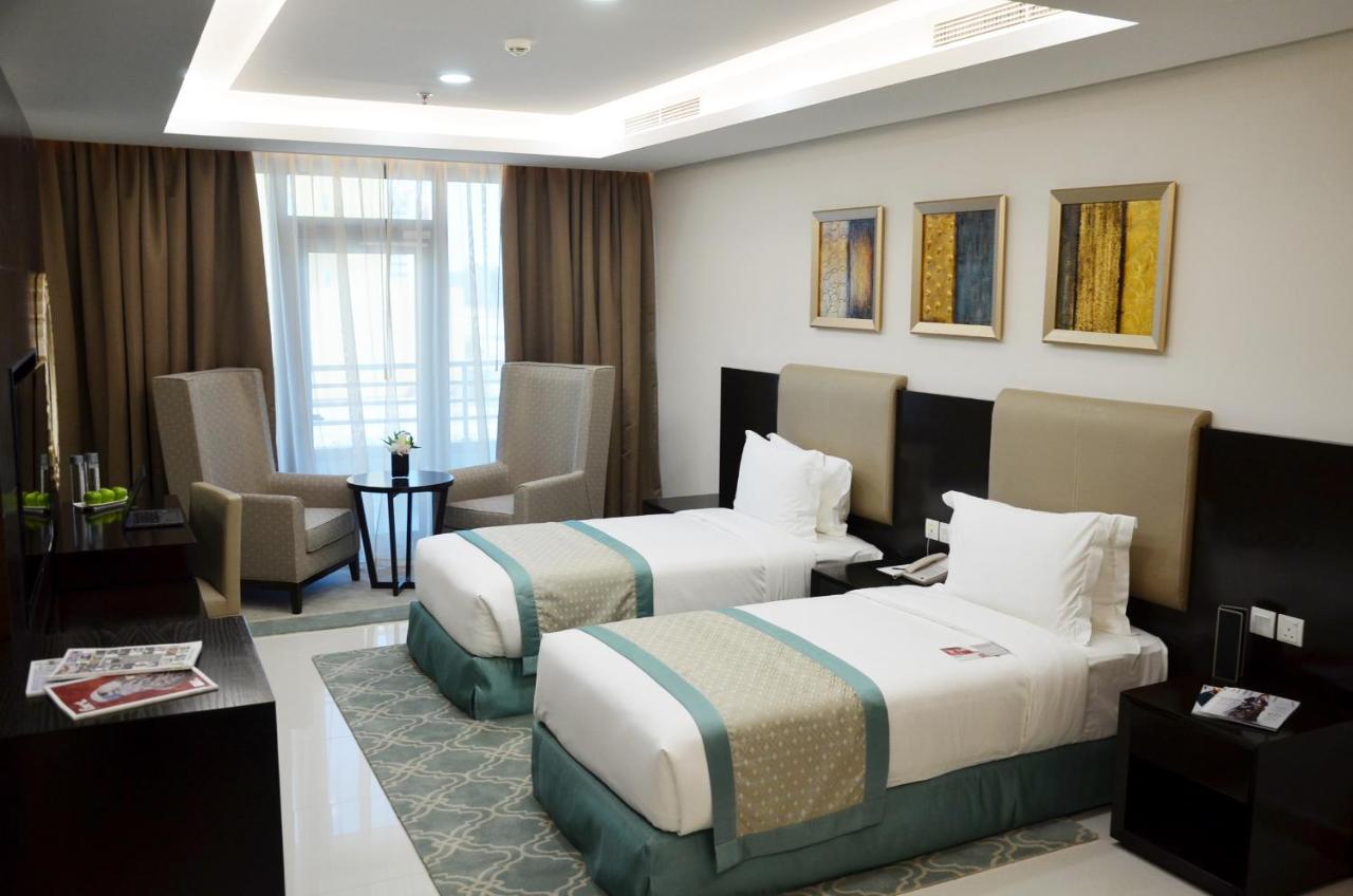 Ramada Hotel and Suites Amwaj Islands photo
