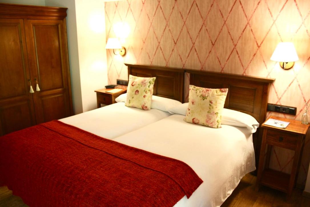 Hotel Casa Arcas, Villanova – Updated 2022 Prices