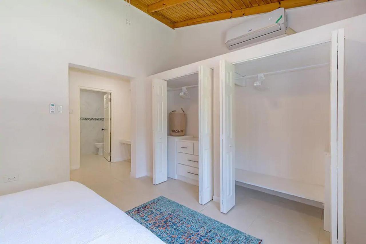 New 3-bed on Hip Strip, Beach access, Sleeps 8 - 3