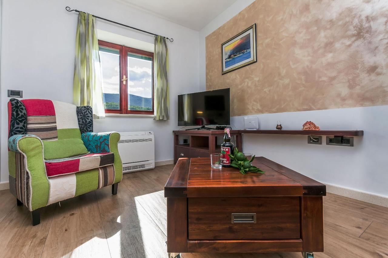 Holiday home Zvecanje photo