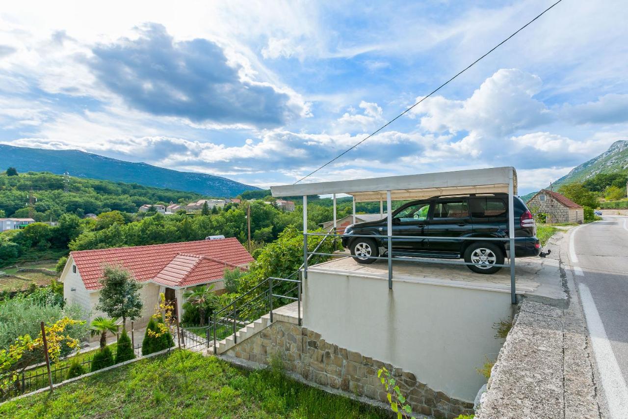 Holiday home Zvecanje photo