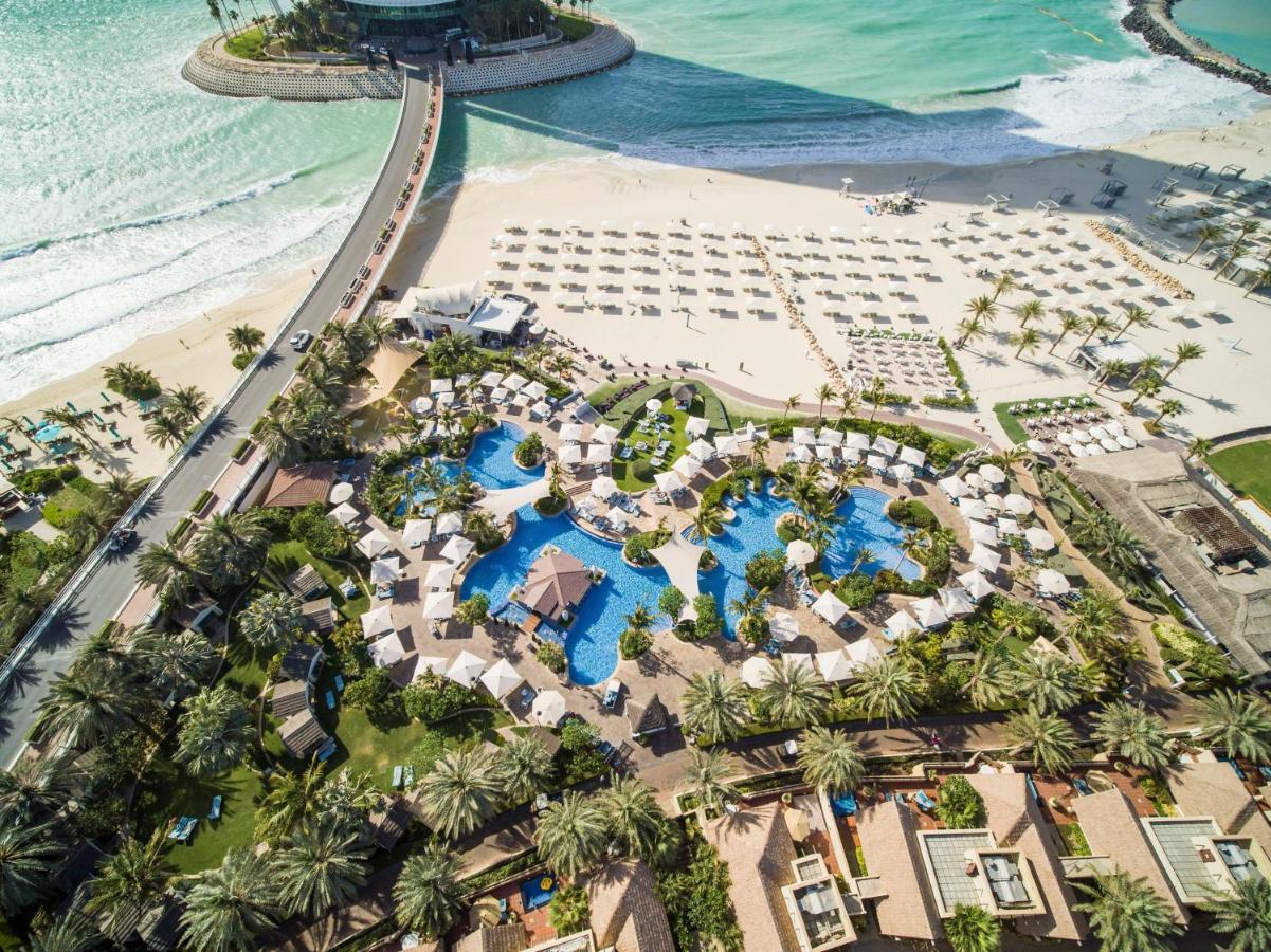 Beach: Jumeirah Beach Hotel