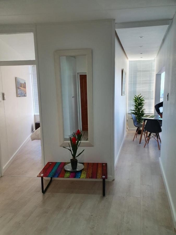 Disa Park 14th Floor Apartment with City Views - 3