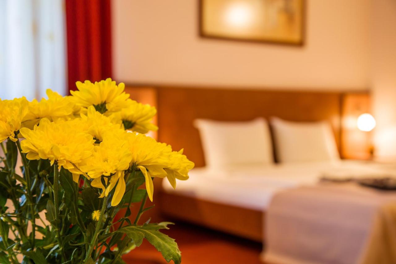 Hotel Villa Boyana - Free Parking photo