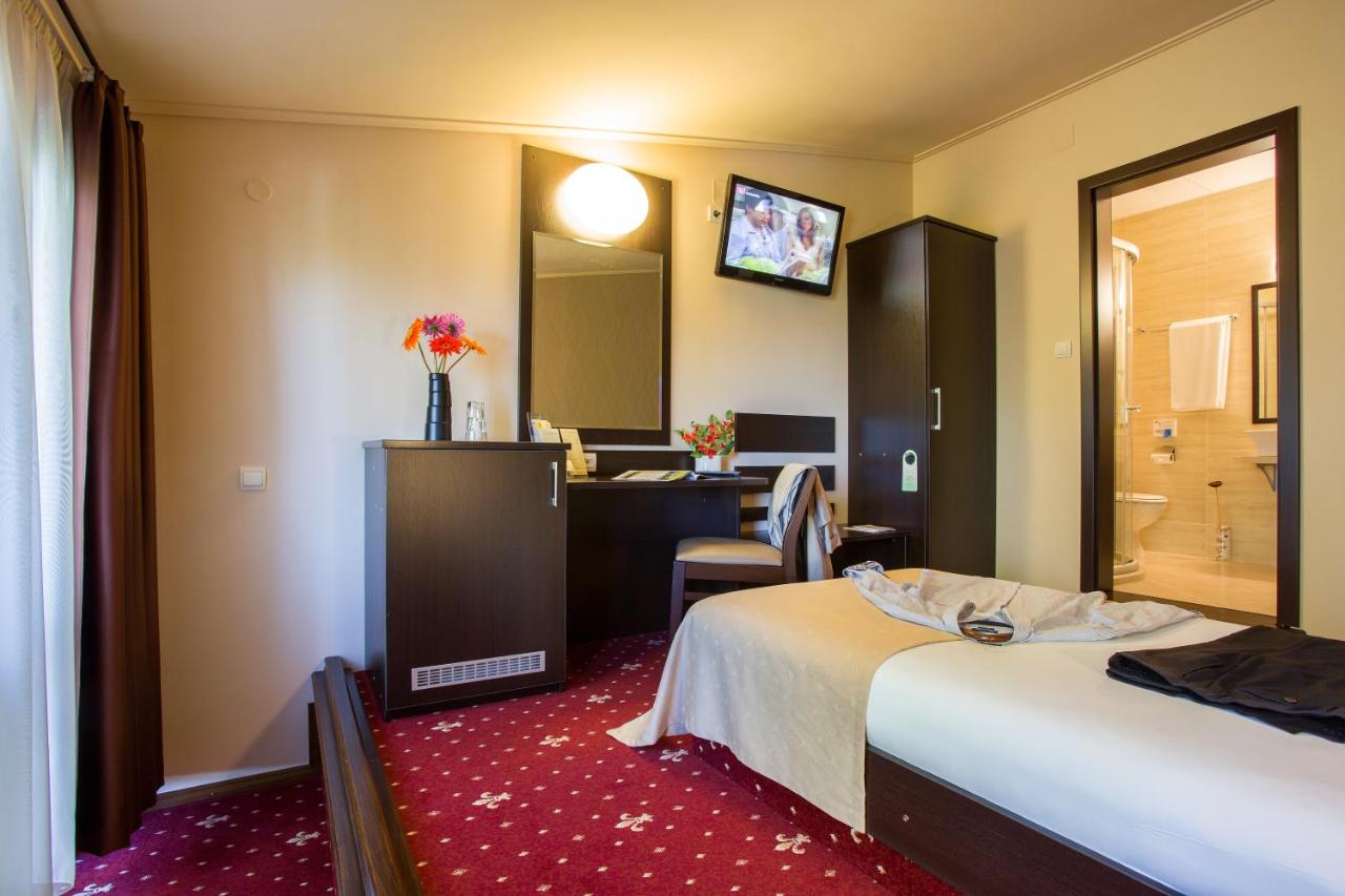 Hotel Villa Boyana - Free Parking photo