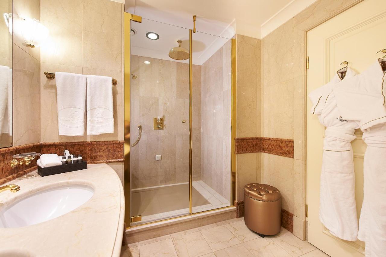 Grand Hotel Wien photo